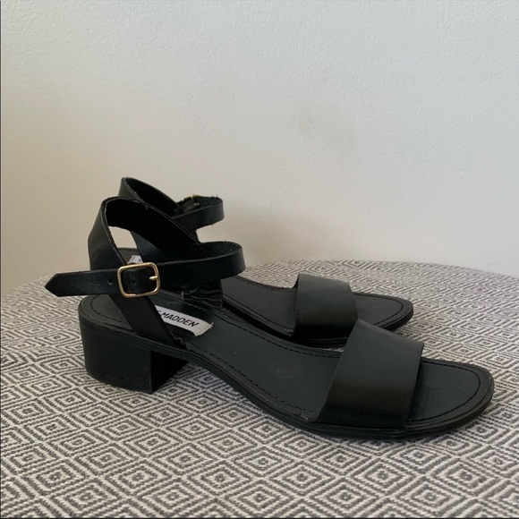 Black sandals - Picture 1 of 6